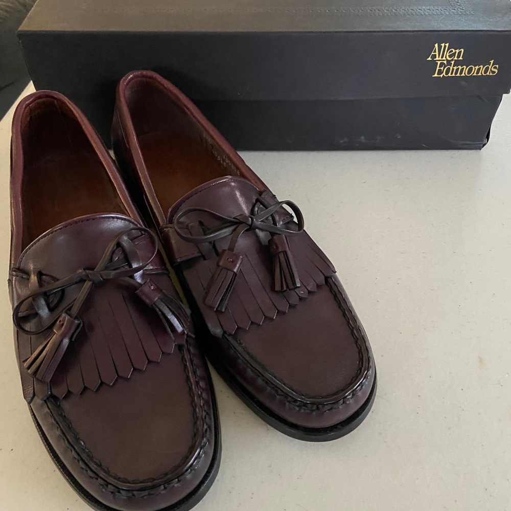 Dress shoes